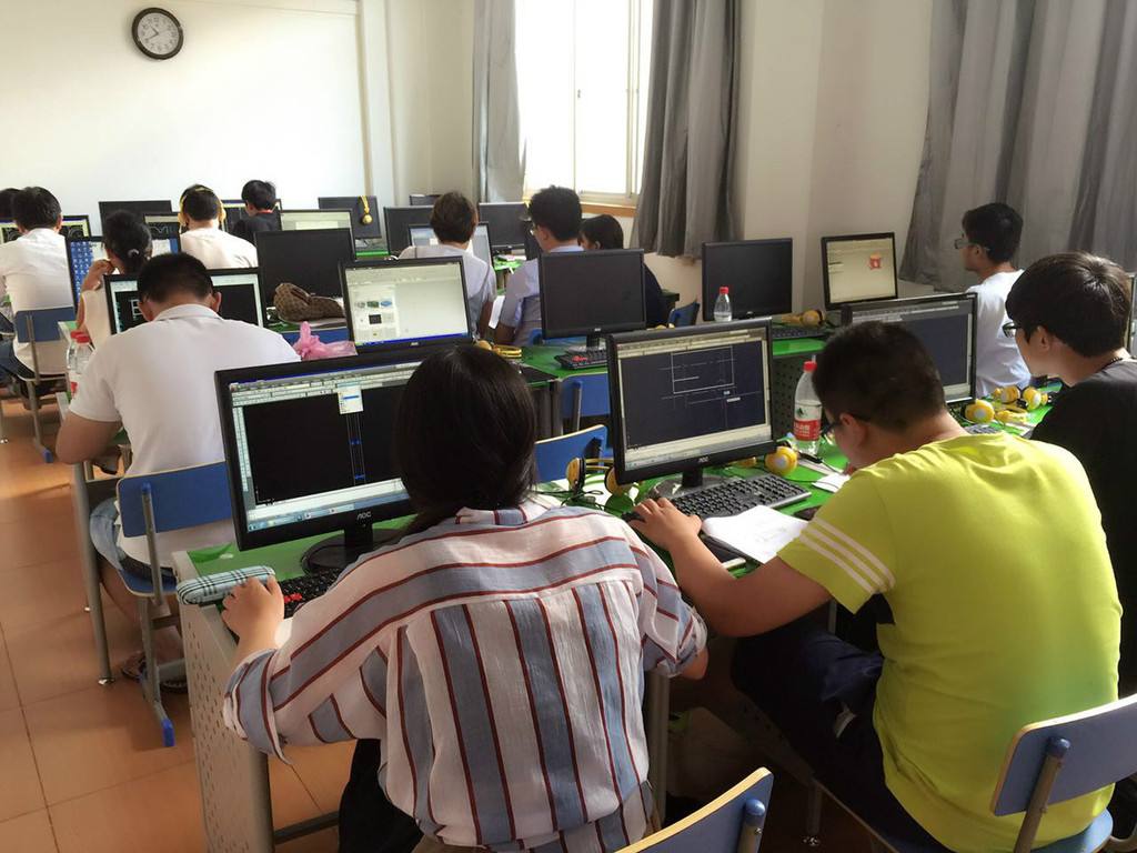 射阳技工学校学历文凭毕业证书公办国家承认认可的有用正规毕业证书